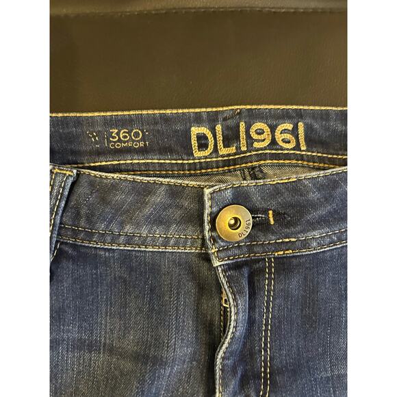 DL1961 Premium Denim Size 26 RN 126855 Ankle with Zipper Designer Luxury - Picture 6 of 10